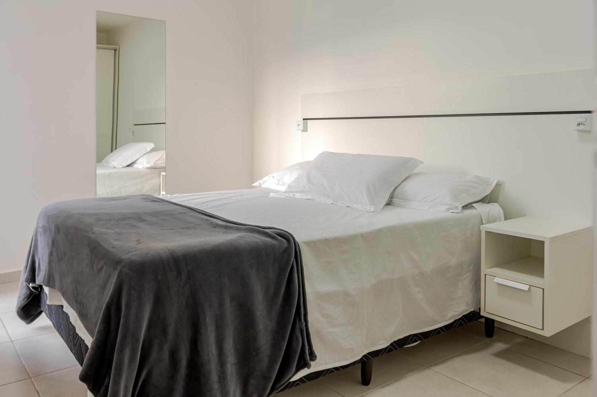 Apartment Vista Atlantico: Cond. Arborizado Em P1474