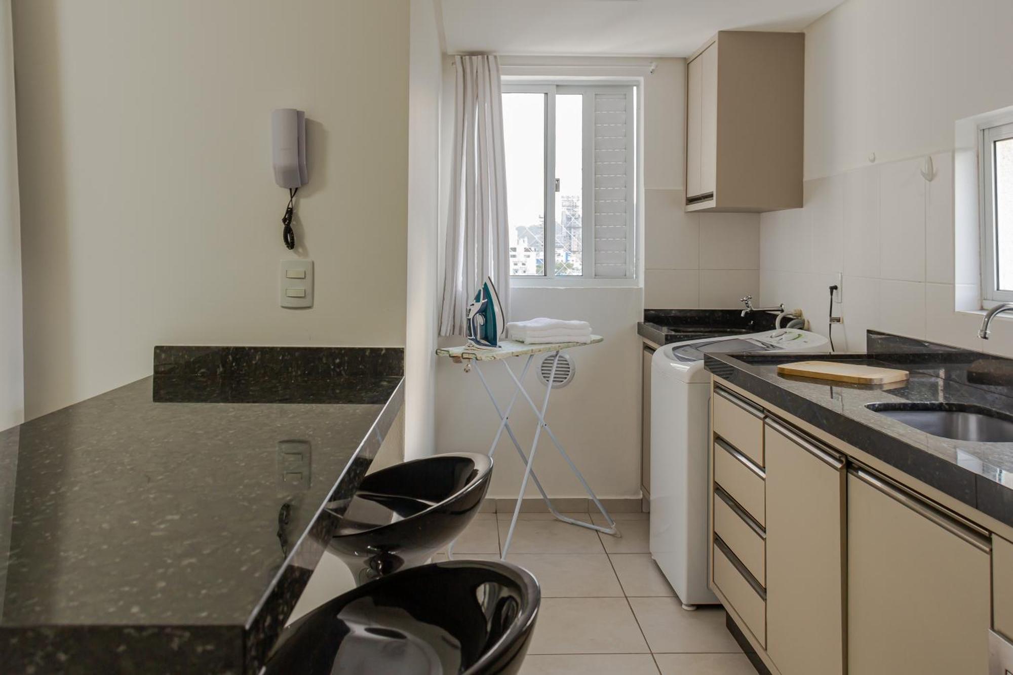Apartment Vista Atlantico: Cond. Arborizado Em P1474 Itapema