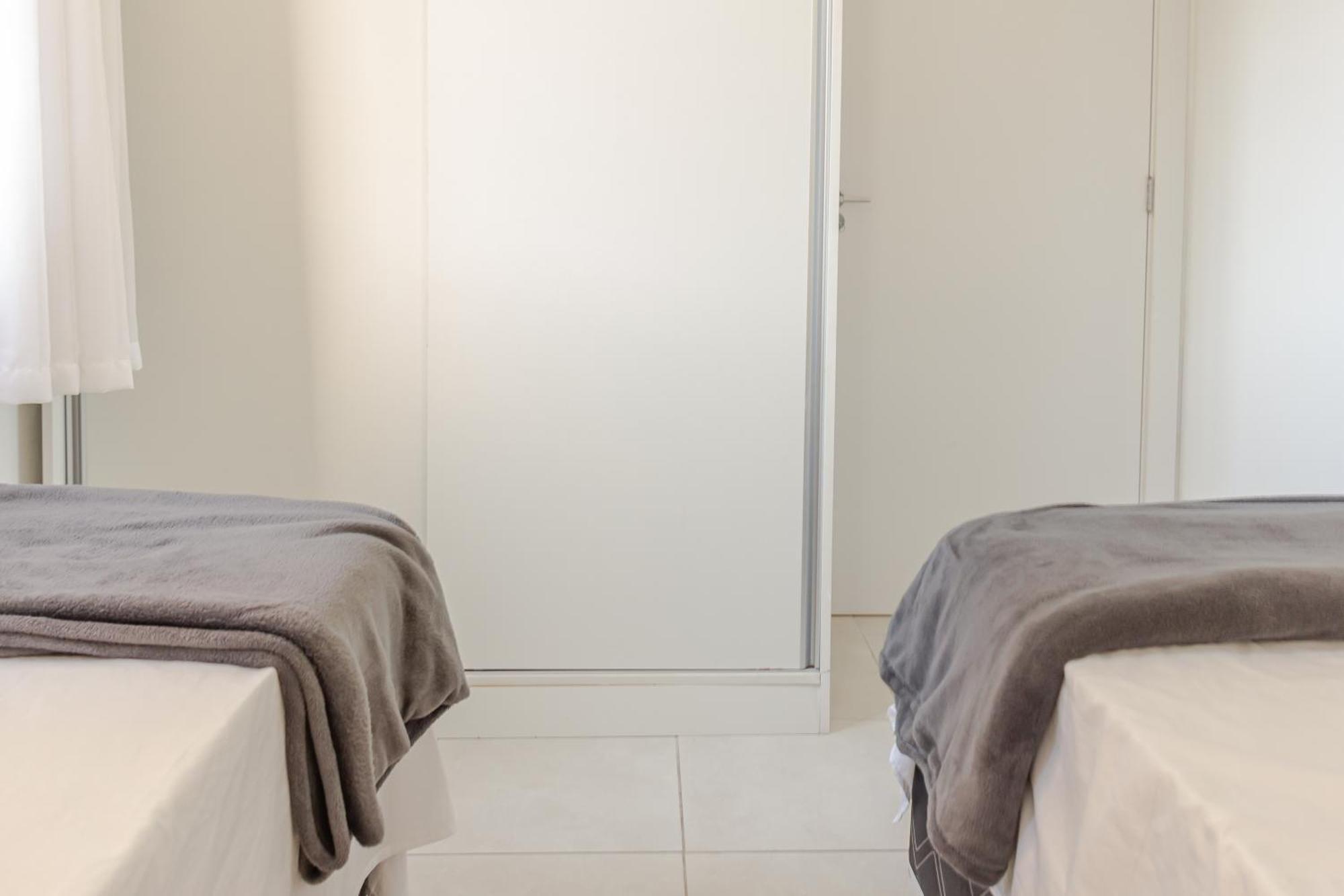 Apartamento Vista Atlantico: Cond. Arborizado Em P1474 *