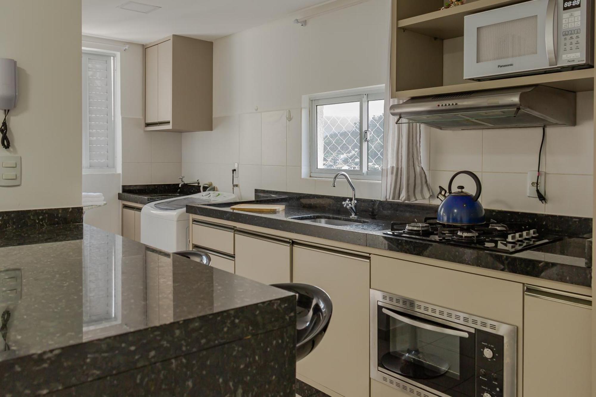 Apartamento Vista Atlantico: Cond. Arborizado Em P1474 Itapema