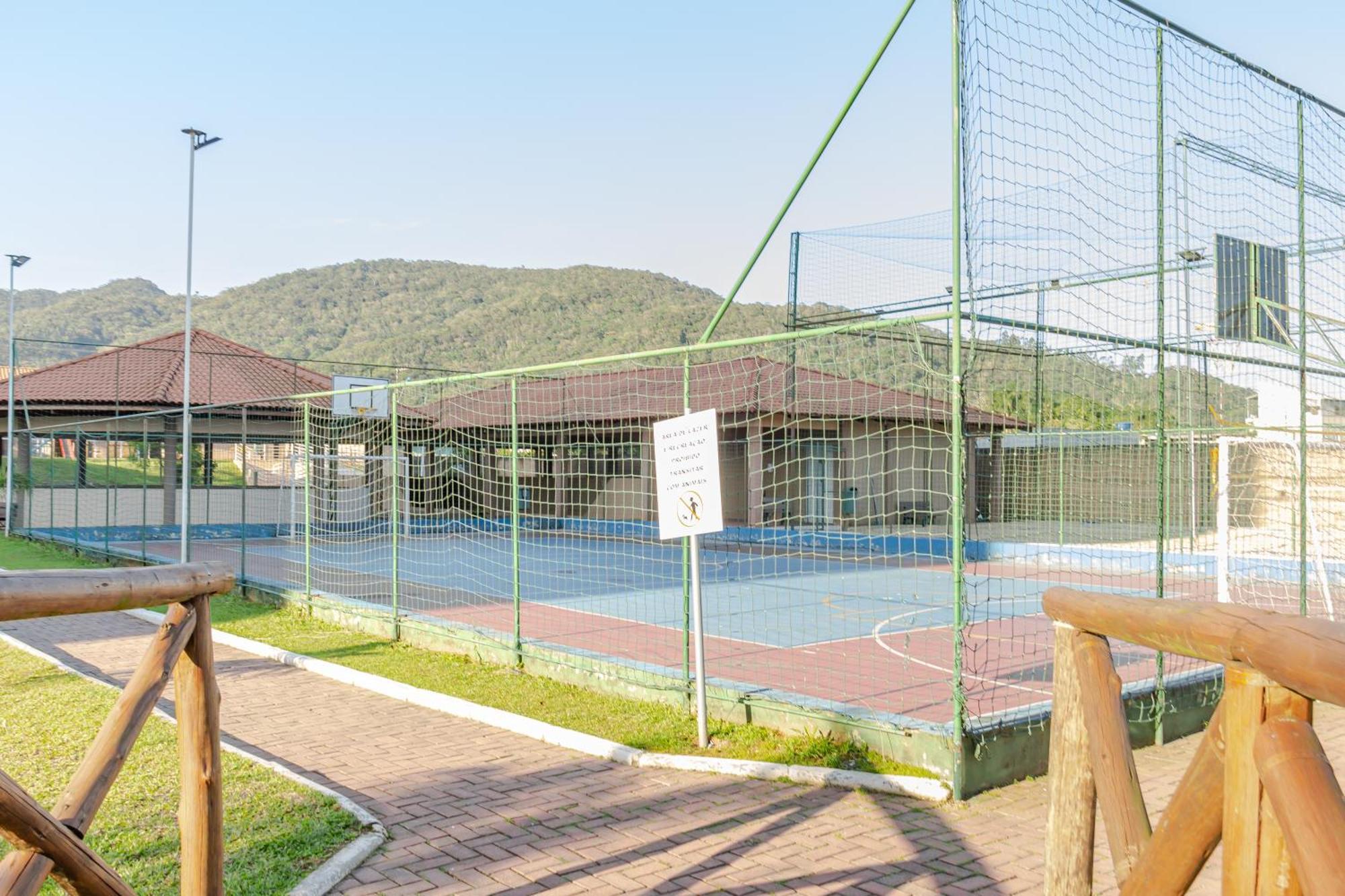 Vista Atlantico: Cond. Arborizado Em P1474 Apartamento