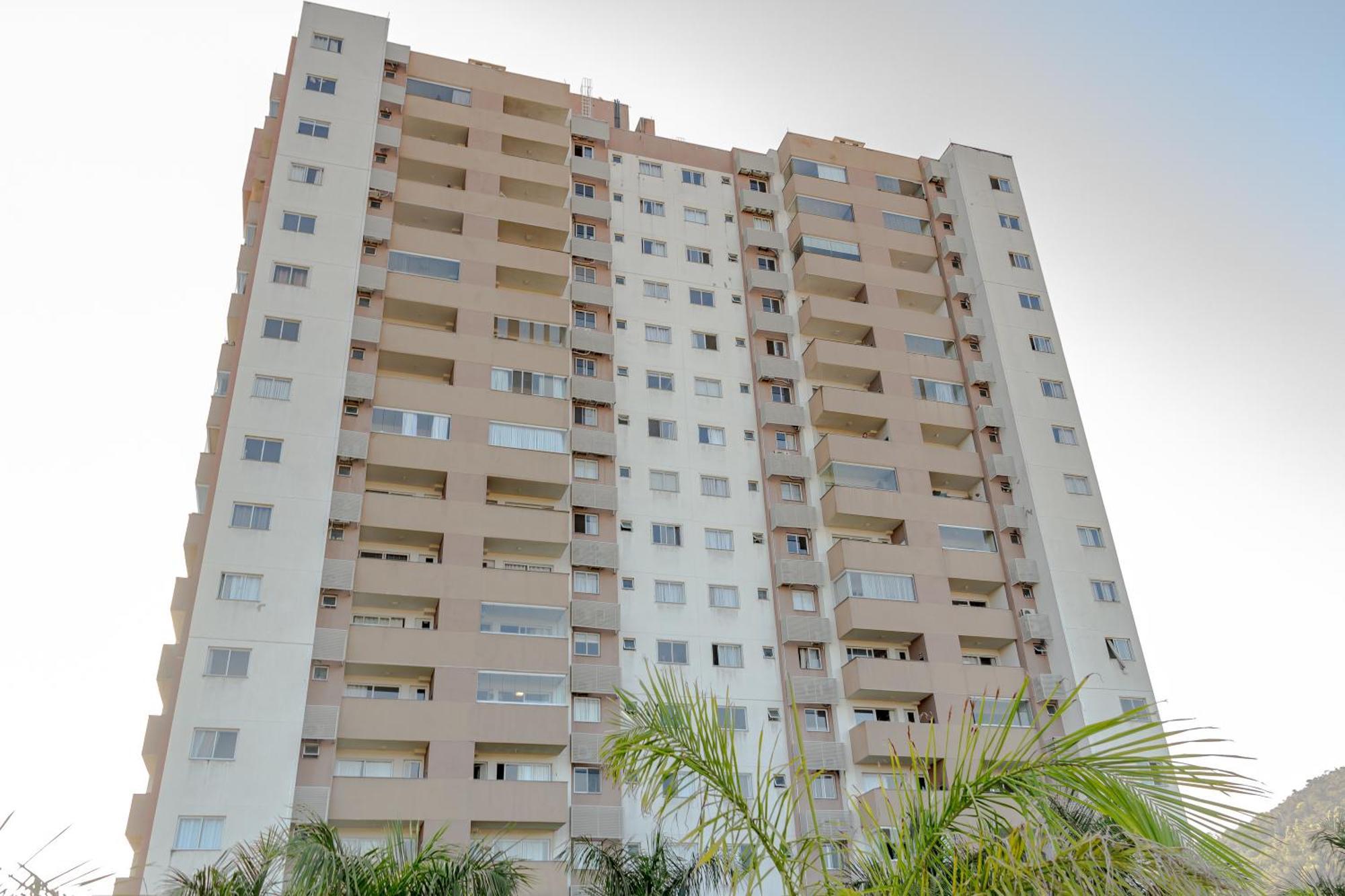 Apartamento Vista Atlantico: Cond. Arborizado Em P1474 *